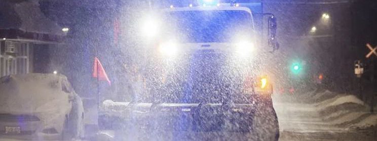 Winter storm wallops Ontario drivers and pedestrians